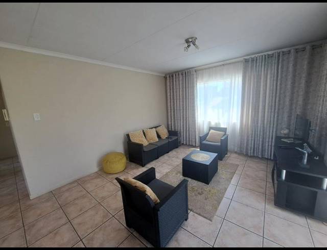 2 BEDROOM APARTMENT FOR SALE IN DIE HOEWES